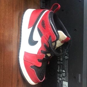 Jordan 1 size 9c